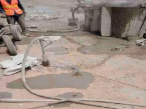 天涯水泥混凝土路面板底注浆技术 路面脱空注浆整治方案